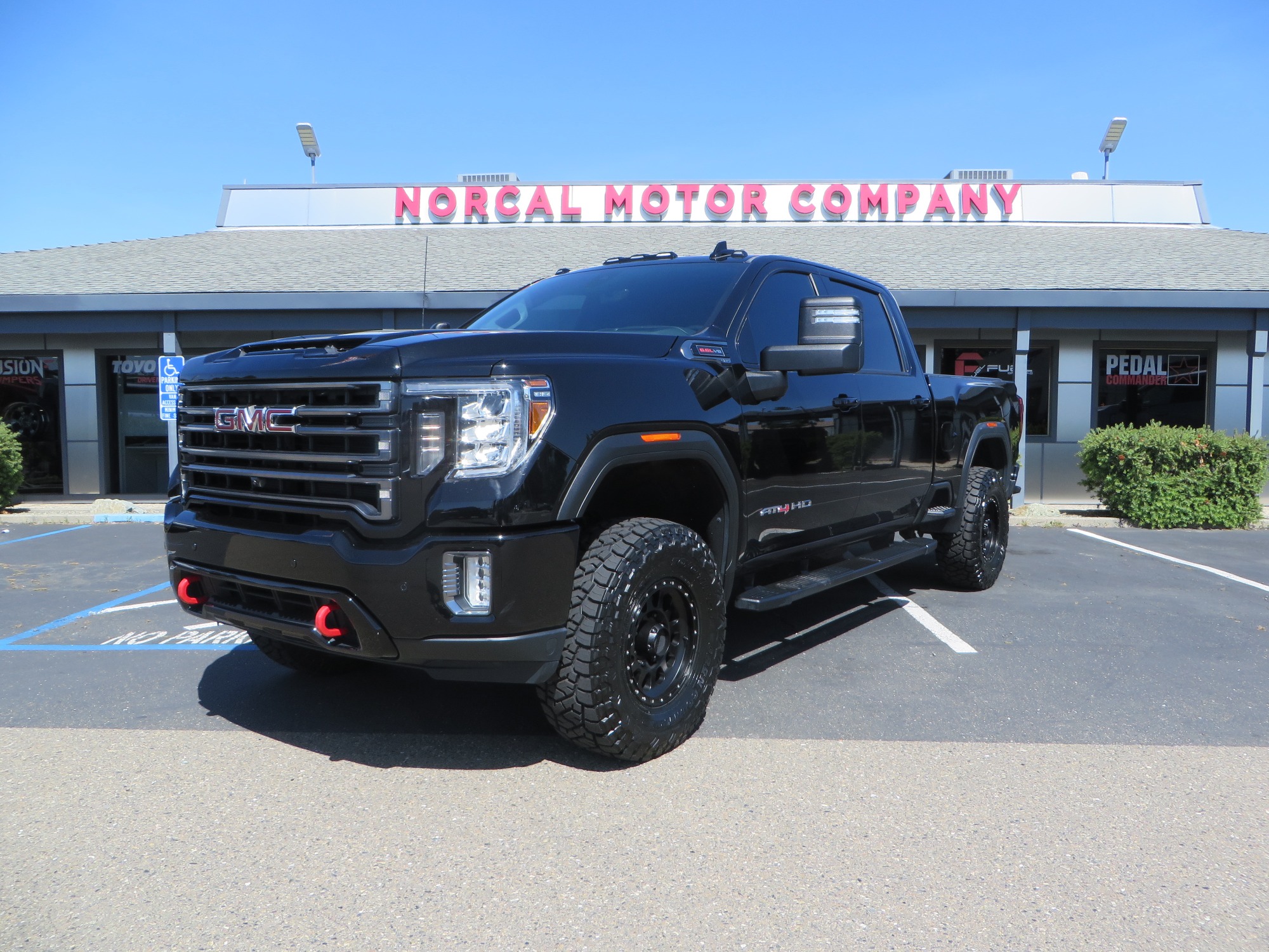 photo of 2020 GMC Sierra 2500HD AT4 Crew Cab 4WD